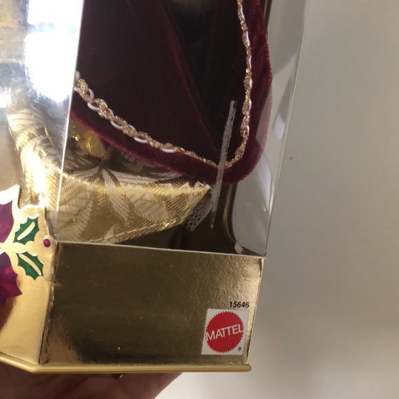 ⭐️Host Pick⭐️ - 1996 Barbie Happy Holidays - Picture 6 of 15